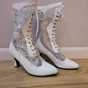 Vintage Oak Tree Farm White Lace-Up Boots Corset Style